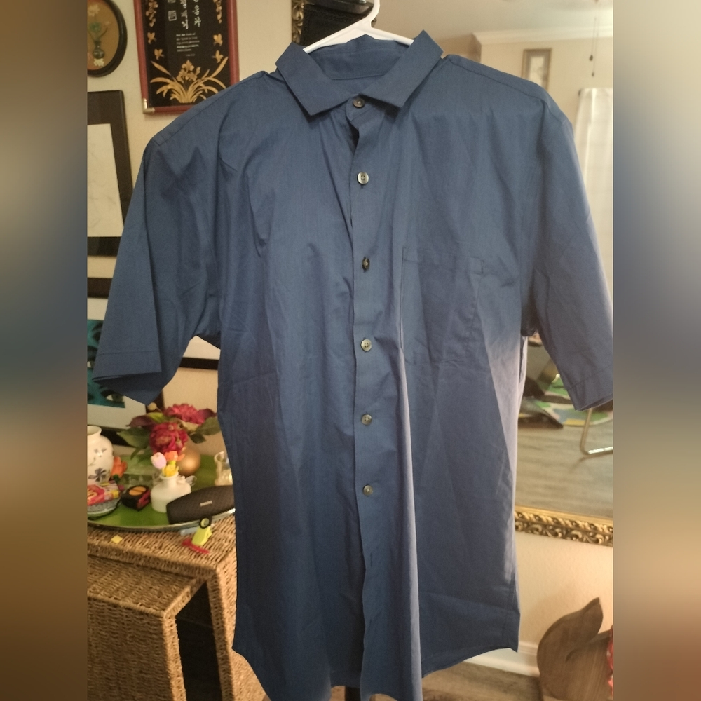 NWT Van Heusen button down. XLT.